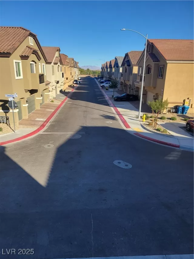 MLS: 2647647 Condo For Sale