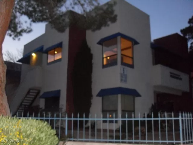 MLS: 2647657 Condo For Sale