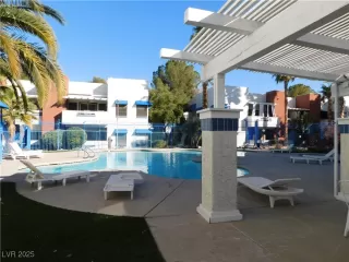 Photo #1: 2647657 Listing 