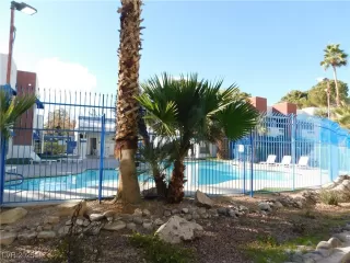 Photo #2: 2647657 Listing 