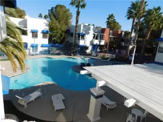 Photo #4: 2647657 Listing 