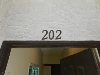 Photo #5: 2647657 Listing 