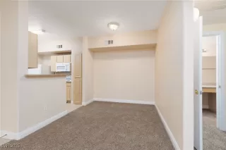 Photo #3: 2647707 Listing 