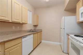 Photo #5: 2647707 Listing 