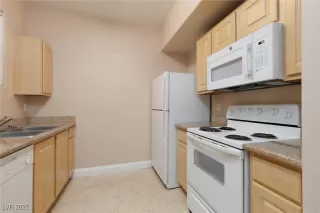 Photo #6: 2647707 Listing 