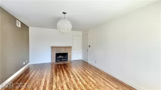 Photo #2: 2647717 Listing