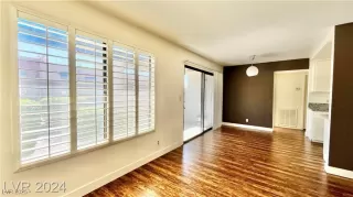 Photo #3: 2647717 Listing