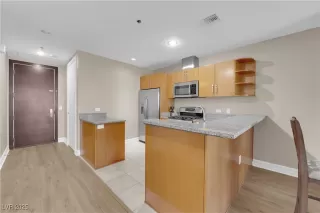 Photo #2: 2647779 Listing 