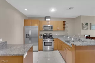Photo #3: 2647779 Listing 