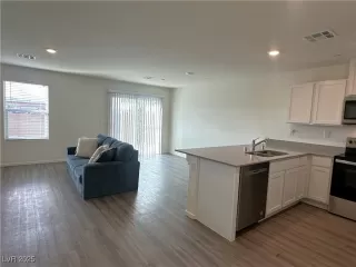 Photo #4: 2647783 Listing 