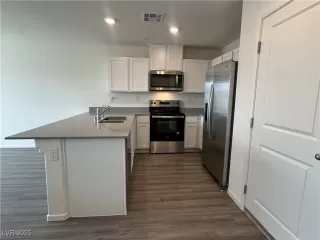 Photo #5: 2647783 Listing 