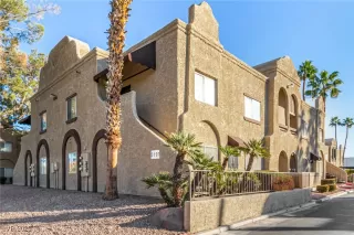 Photo #3: 2647790 Listing