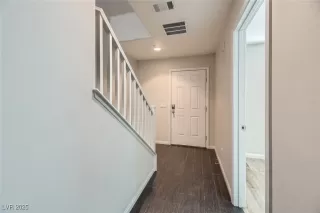 Photo #3: 2647794 Listing