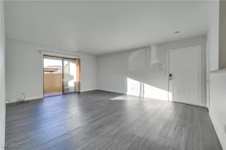 Photo #4: 2647808 Listing 