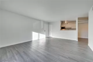 Photo #5: 2647808 Listing 