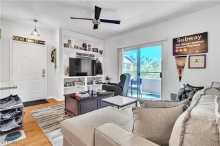 Photo #3: 2647811 Listing