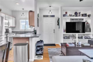 Photo #4: 2647811 Listing