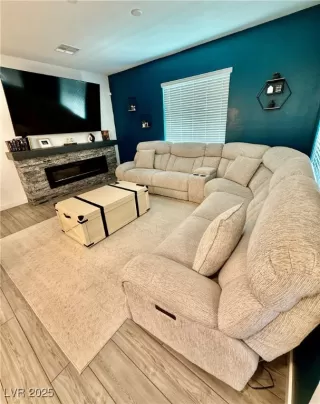 Photo #2: 2647813 Listing 