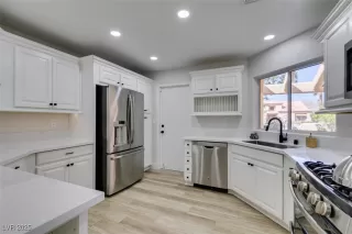 Photo #3: 2647818 Listing 