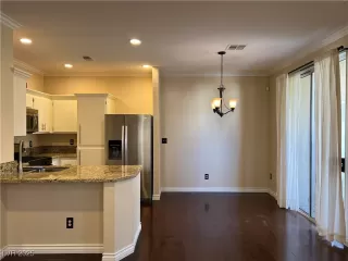 Photo #4: 2647838 Listing 