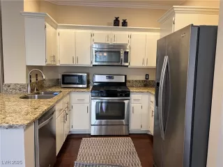 Photo #5: 2647838 Listing 