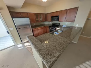 Photo #6: 2647848 Listing 