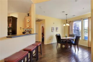 Photo #6: 2647853 Listing