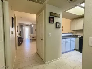 Photo #3: 2647884 Listing