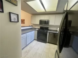 Photo #4: 2647884 Listing