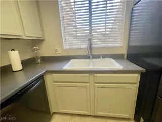 Photo #6: 2647884 Listing