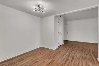 Photo #5: 2647924 Listing