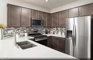 Photo #3: 2647926 Listing