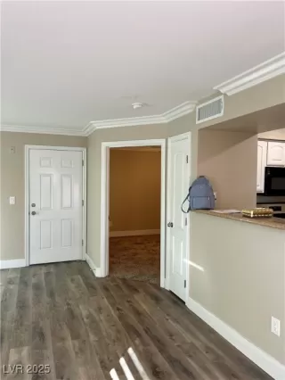 Photo #3: 2647952 Listing