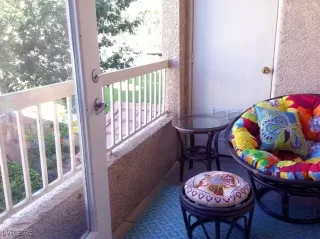 Photo #4: 2647956 Listing