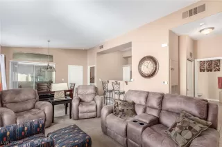 Photo #2: 2647987 Listing