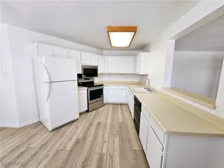 Photo #5: 2648029 Listing 