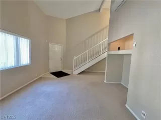 Photo #4: 2648036 Listing