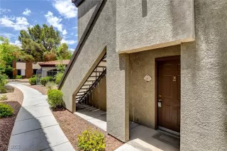 Photo #1: 2648053 Listing 