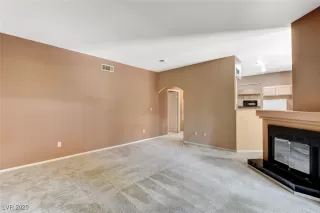 Photo #3: 2648053 Listing 