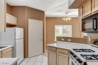 Photo #5: 2648053 Listing 