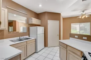 Photo #6: 2648053 Listing 