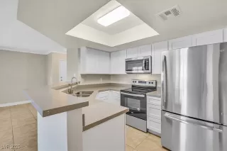 Photo #5: 2648055 Listing 