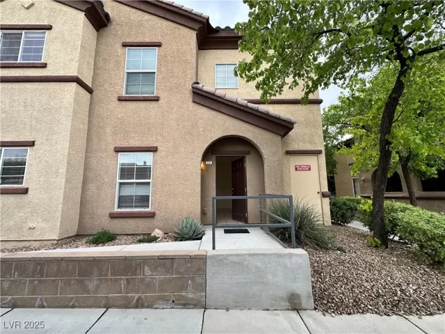 MLS: 2648082 Condo For Sale