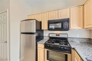 Photo #6: 2648083 Listing