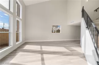 Photo #2: 2648103 Listing