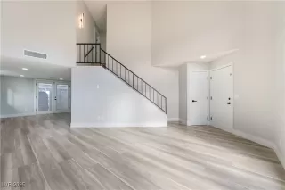 Photo #3: 2648103 Listing