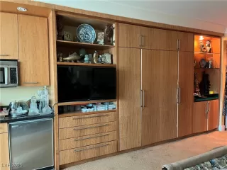 Photo #1: 2648108 Listing