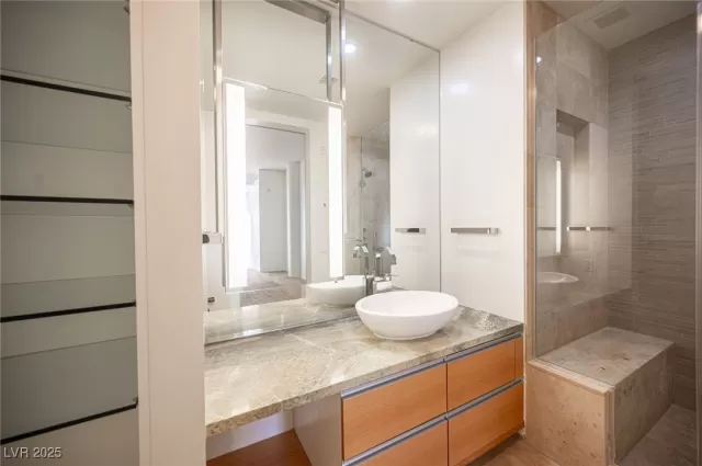 MLS: 2648111 Condo For Sale