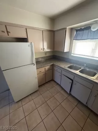 Photo #6: 2648138 Listing 