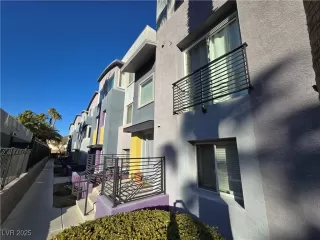 Photo #2: 2648147 Listing 